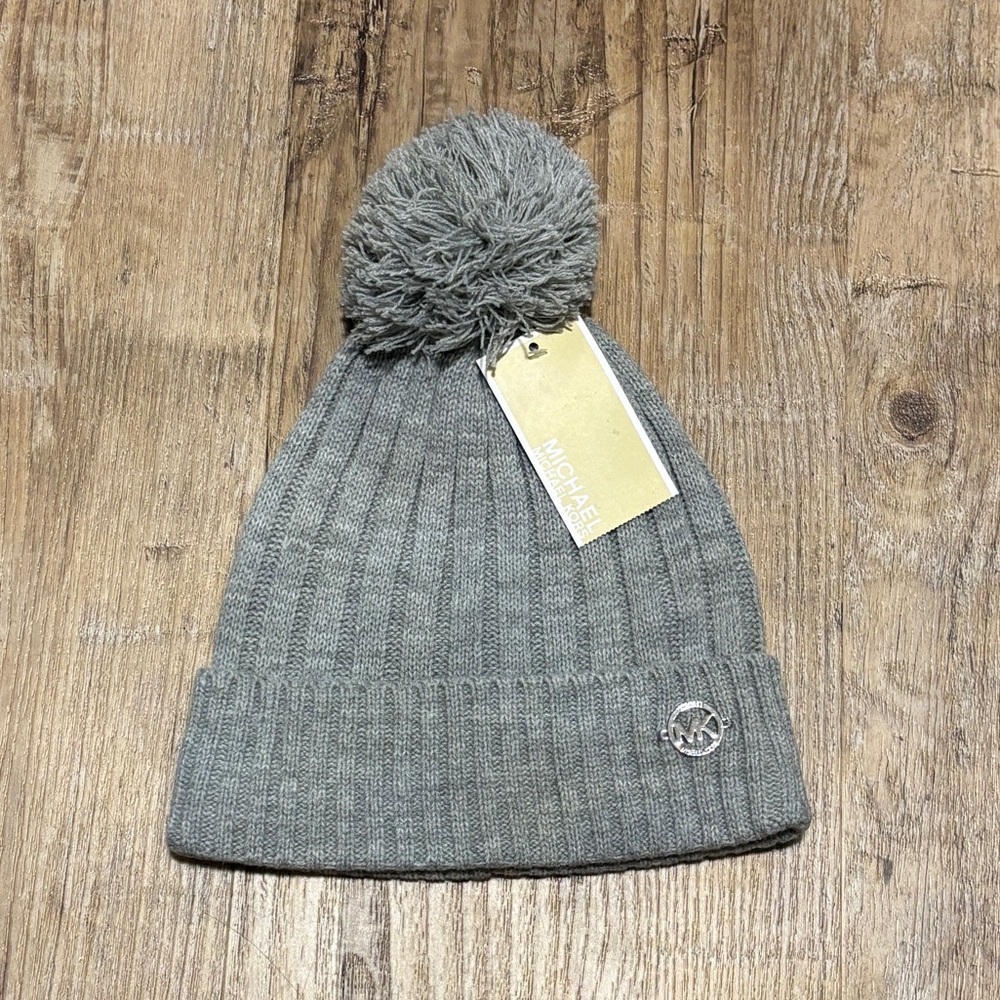 BNWT Michael Kors Knit Grey Pom Winter Toque